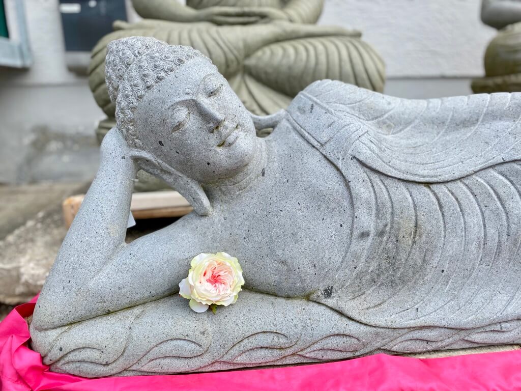 großer liegender Riverstone-Buddha 180 cm