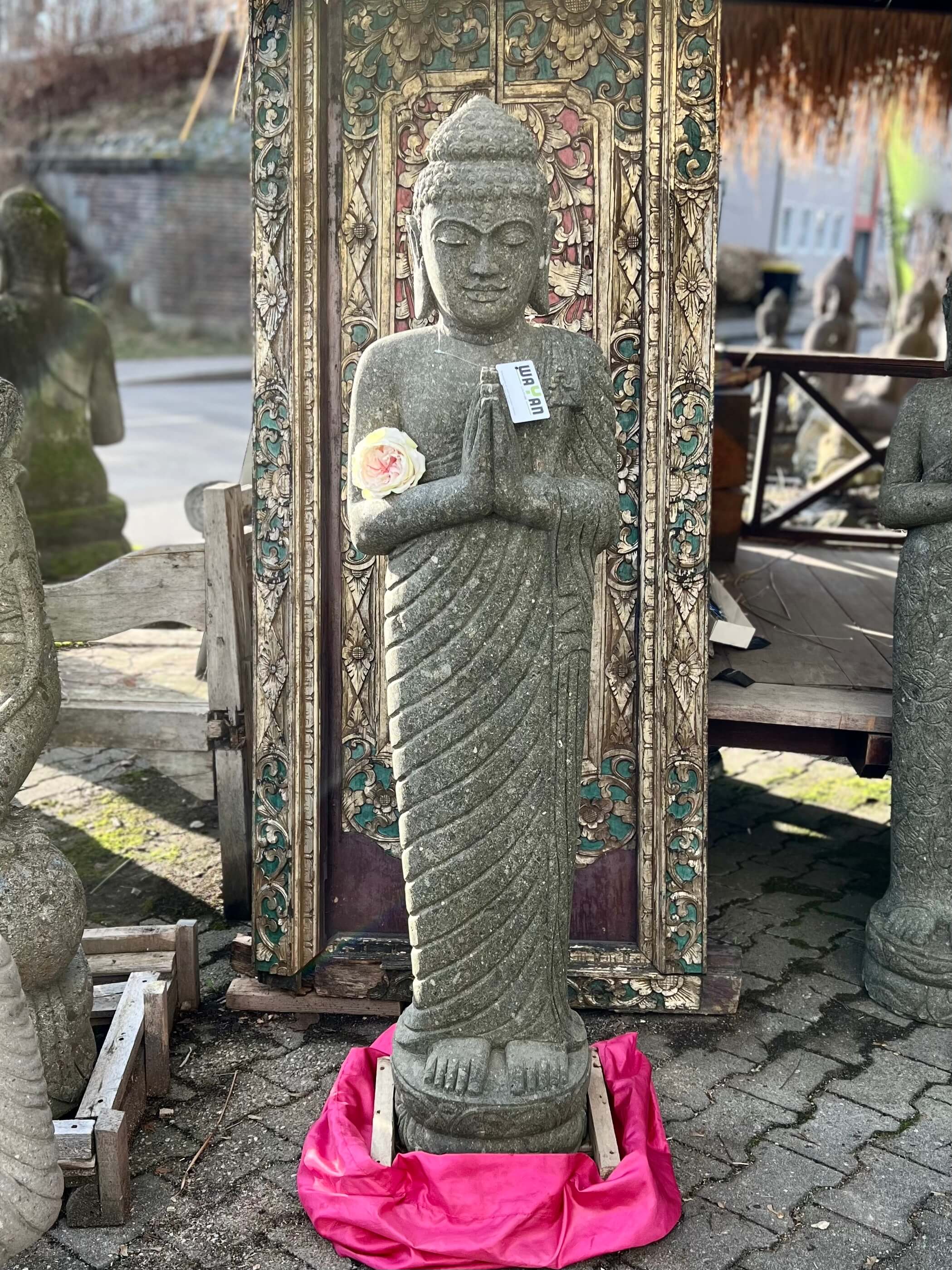 Buddhastatue in grüßender Position 153 cm