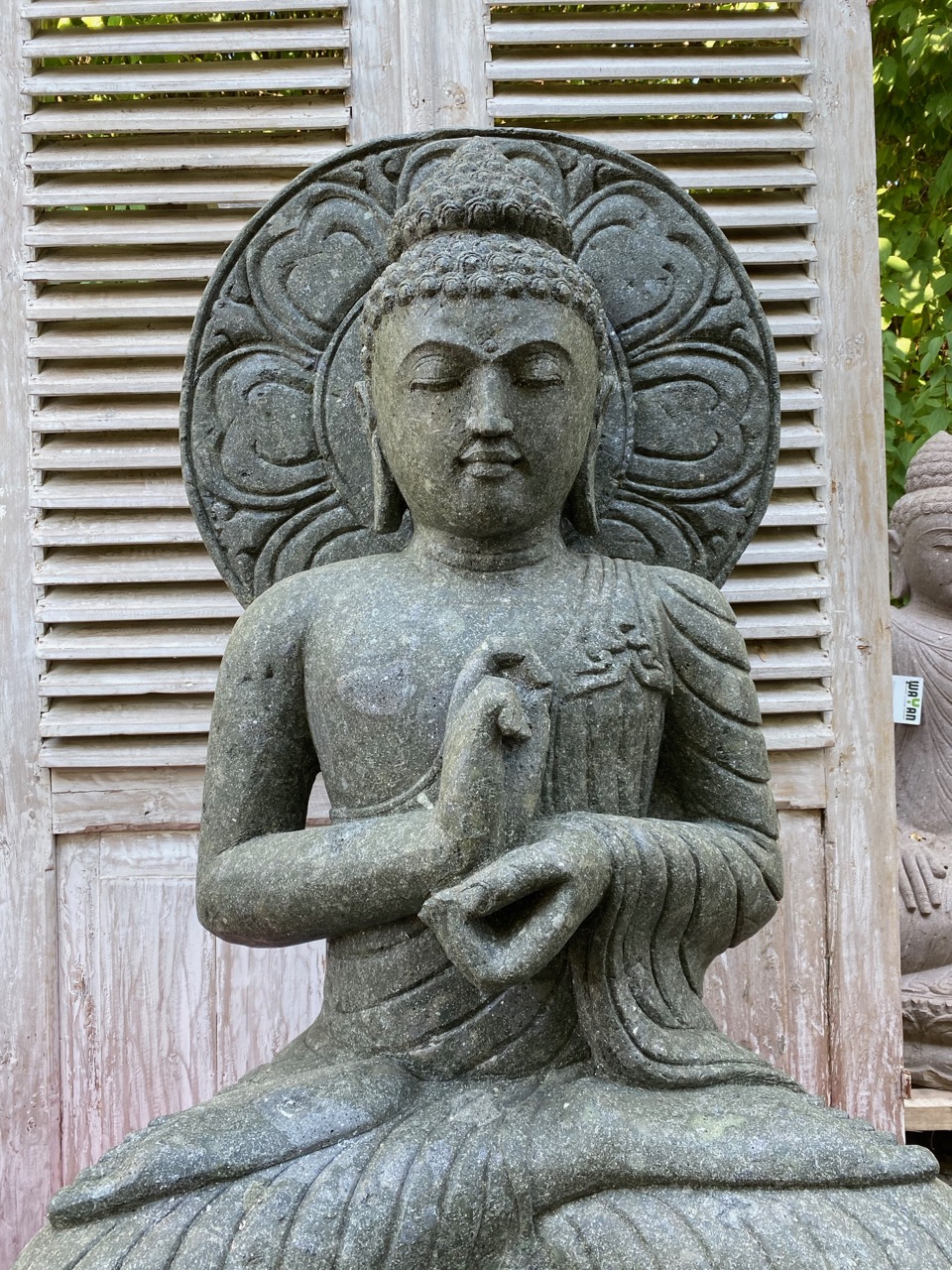 große Buddha Steinfigur mit prächtigem Mandala 124 cm