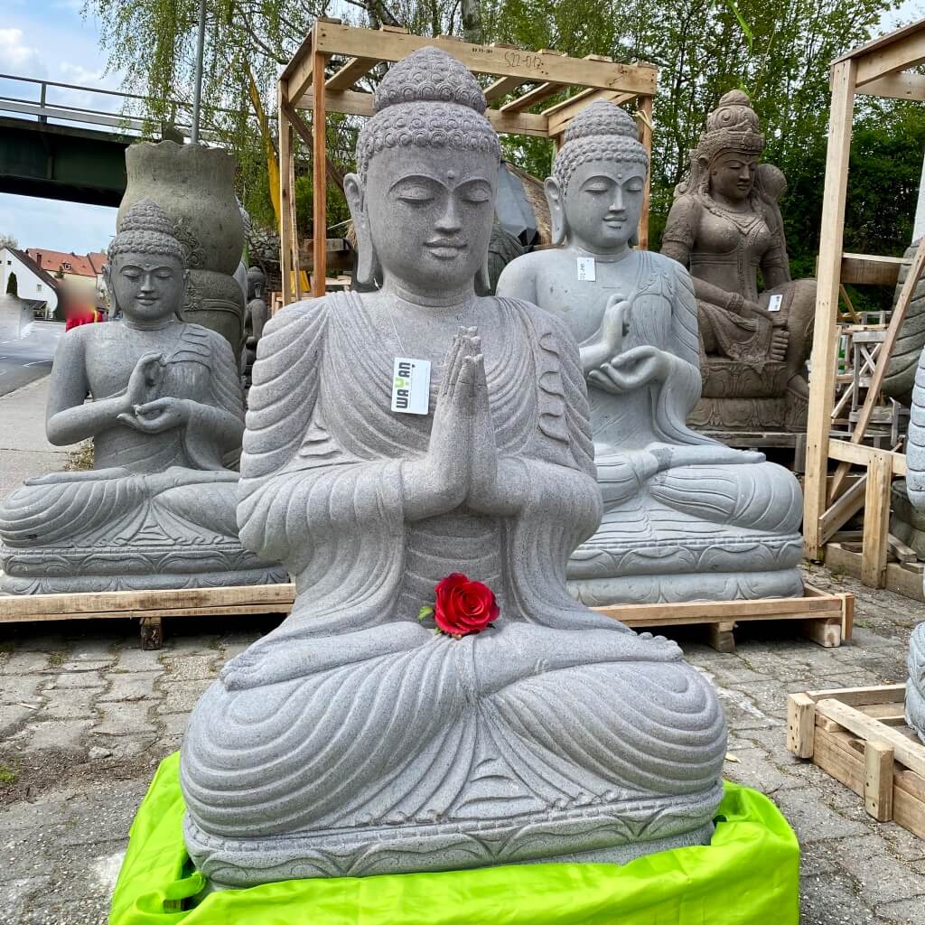 mächtige Buddhastatue Riverstone 123 cm