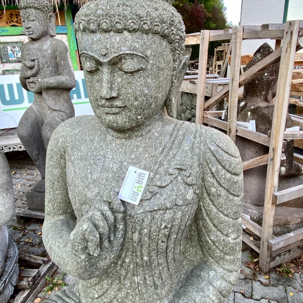 große und mächtige Buddhastatue 151 cm