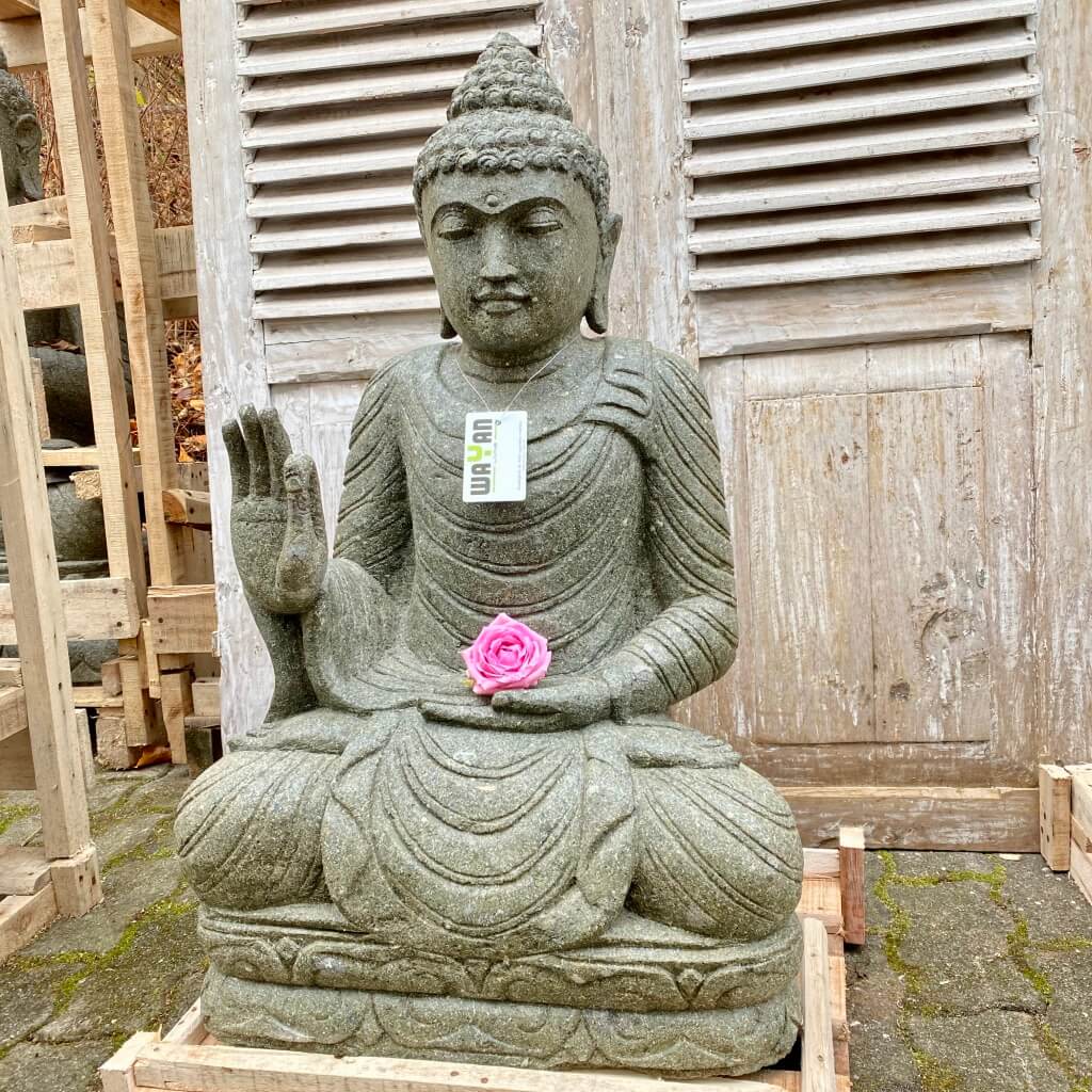 Buddha mit üppigem Umhang 84 cm