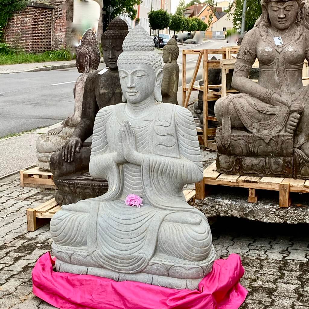 Große Buddhastatue weisser Riverstone 152 cm