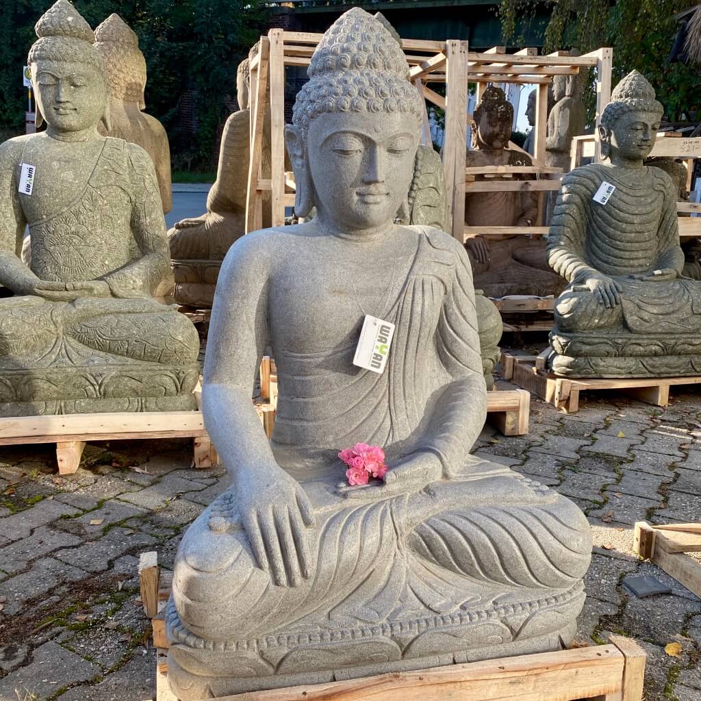 Buddhaskulptur aus weissem Riverstone 105 cm