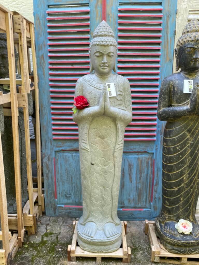 Namaste Buddha Flussstein mit Batikdress 154 cm