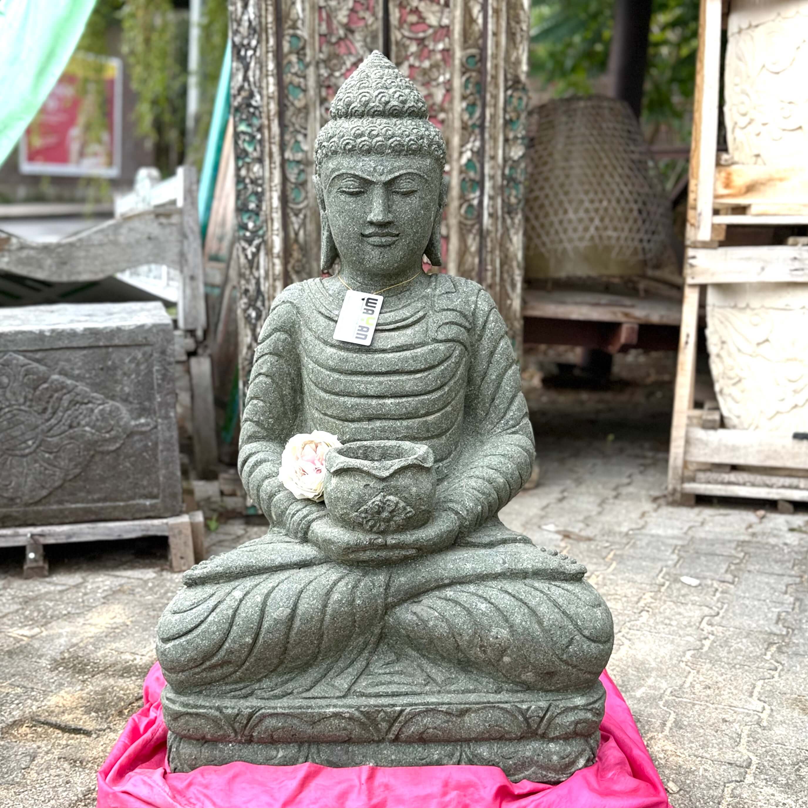 meditierender Medizin Buddha aus Naturstein 101 cm