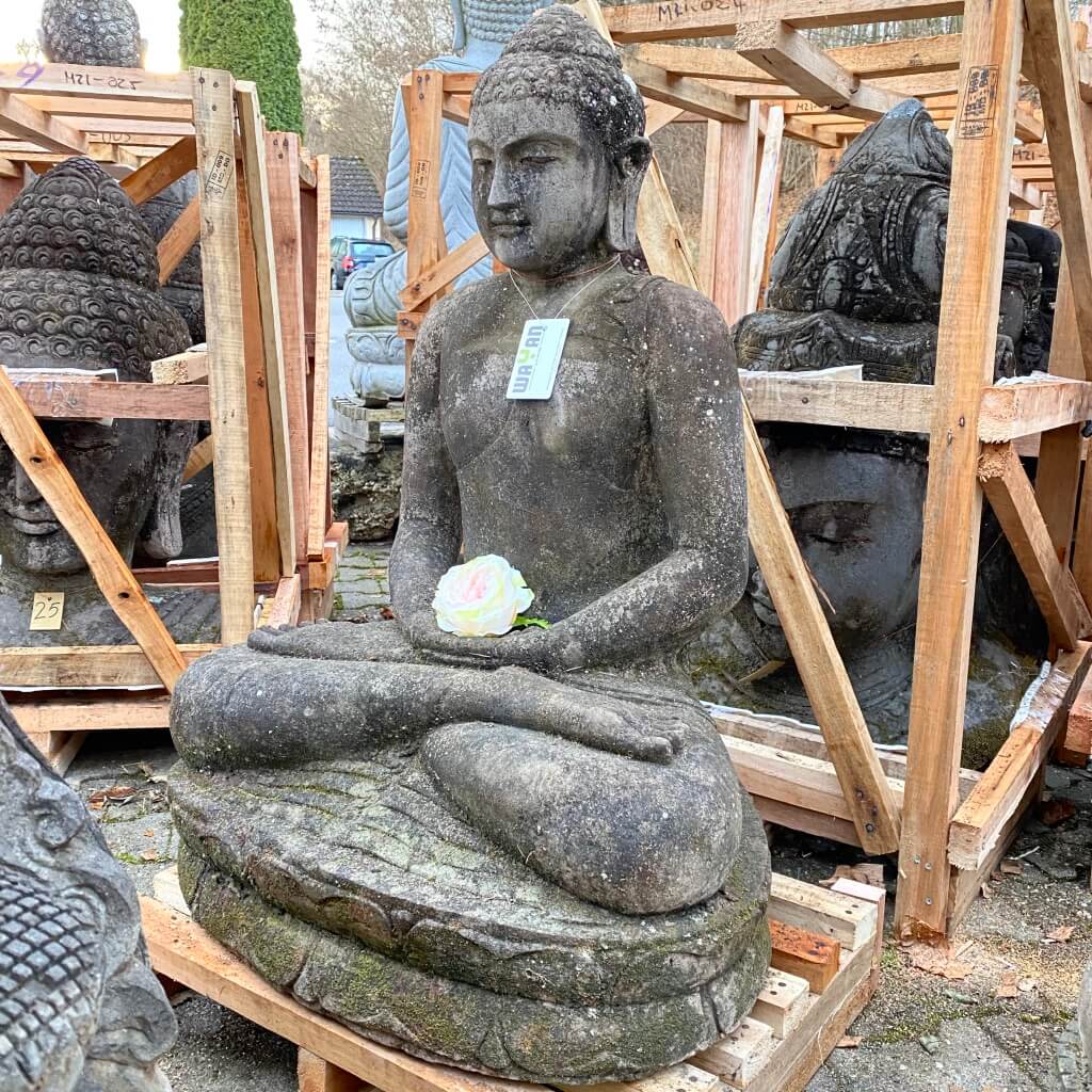 Buddhastatue mit Monsoonfeeling Flussstein 96 cm