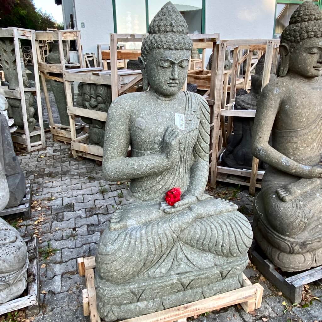 große und mächtige Buddhastatue 151 cm