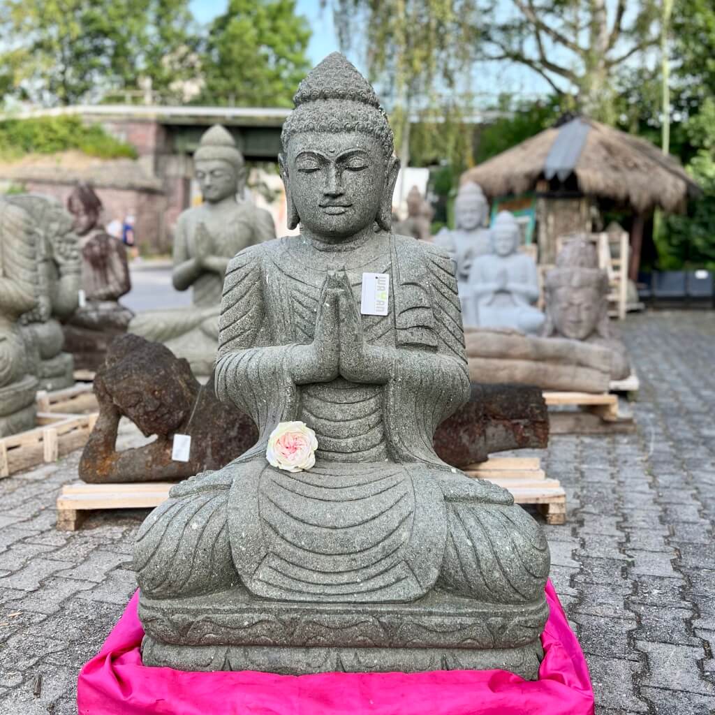 Buddhaskulptur aus Stein 123 cm