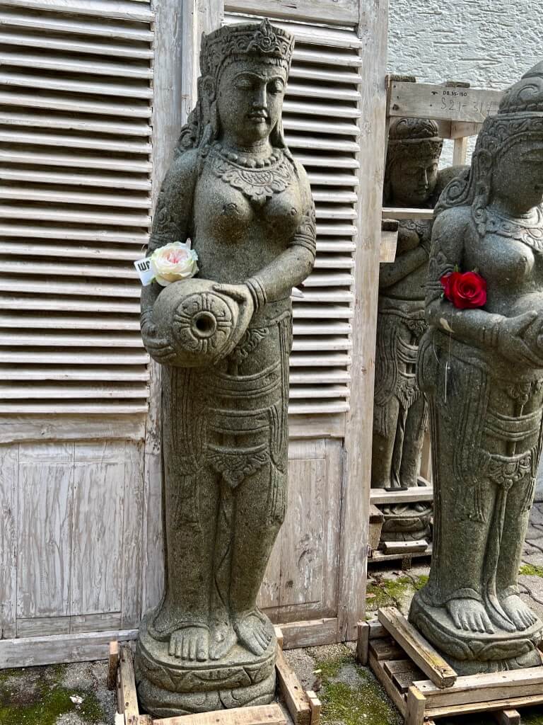 Göttin Dewi mit Lebenselixier 155 cm