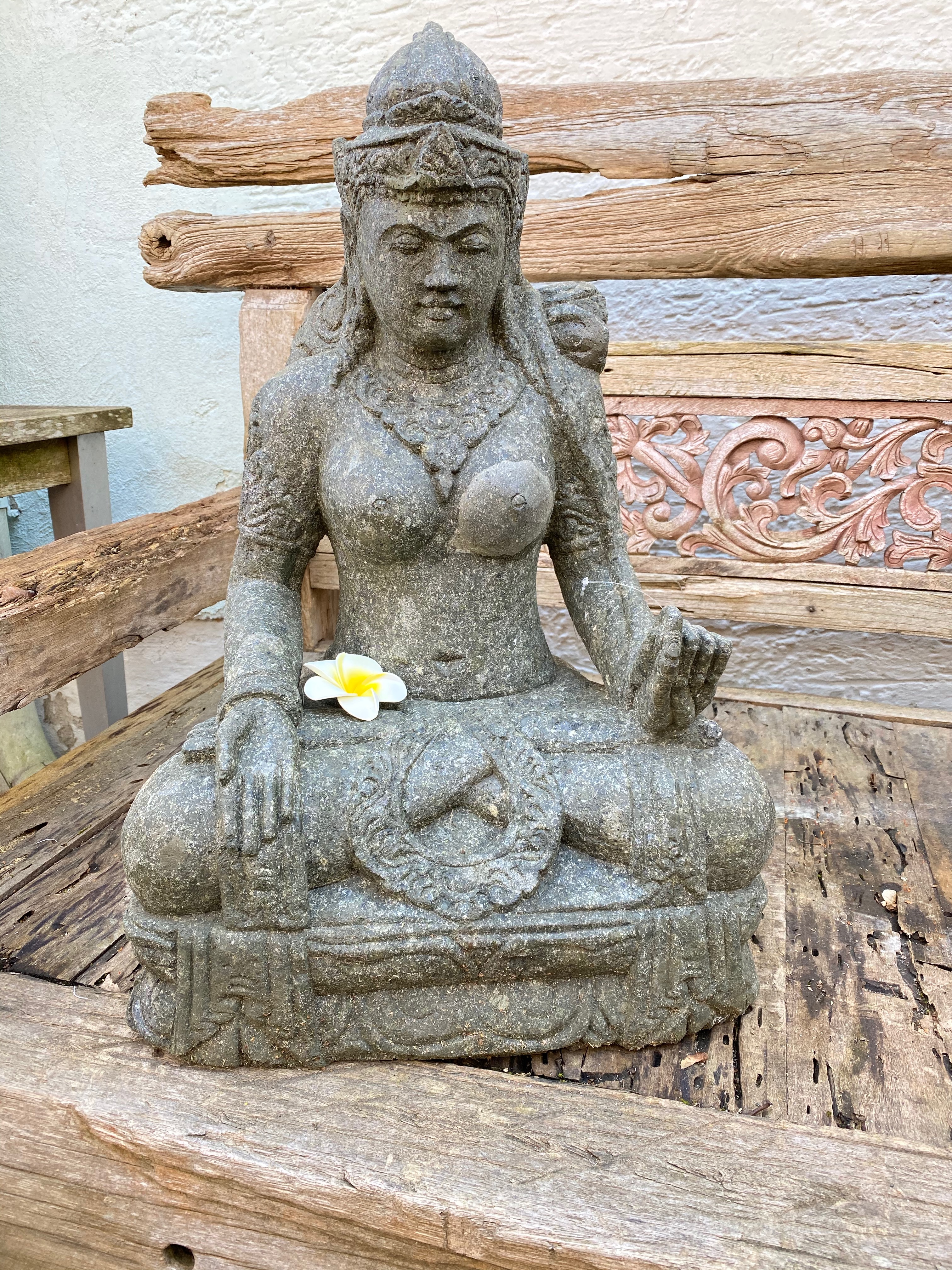 Göttin Dewi Steinstatue 60 cm 