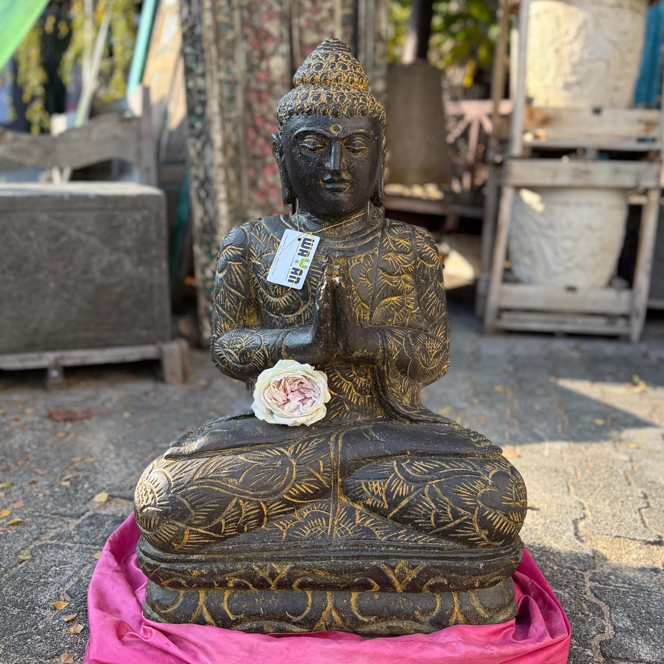 Namaste Buddhastatue Batikdesign Flussstein 80 cm