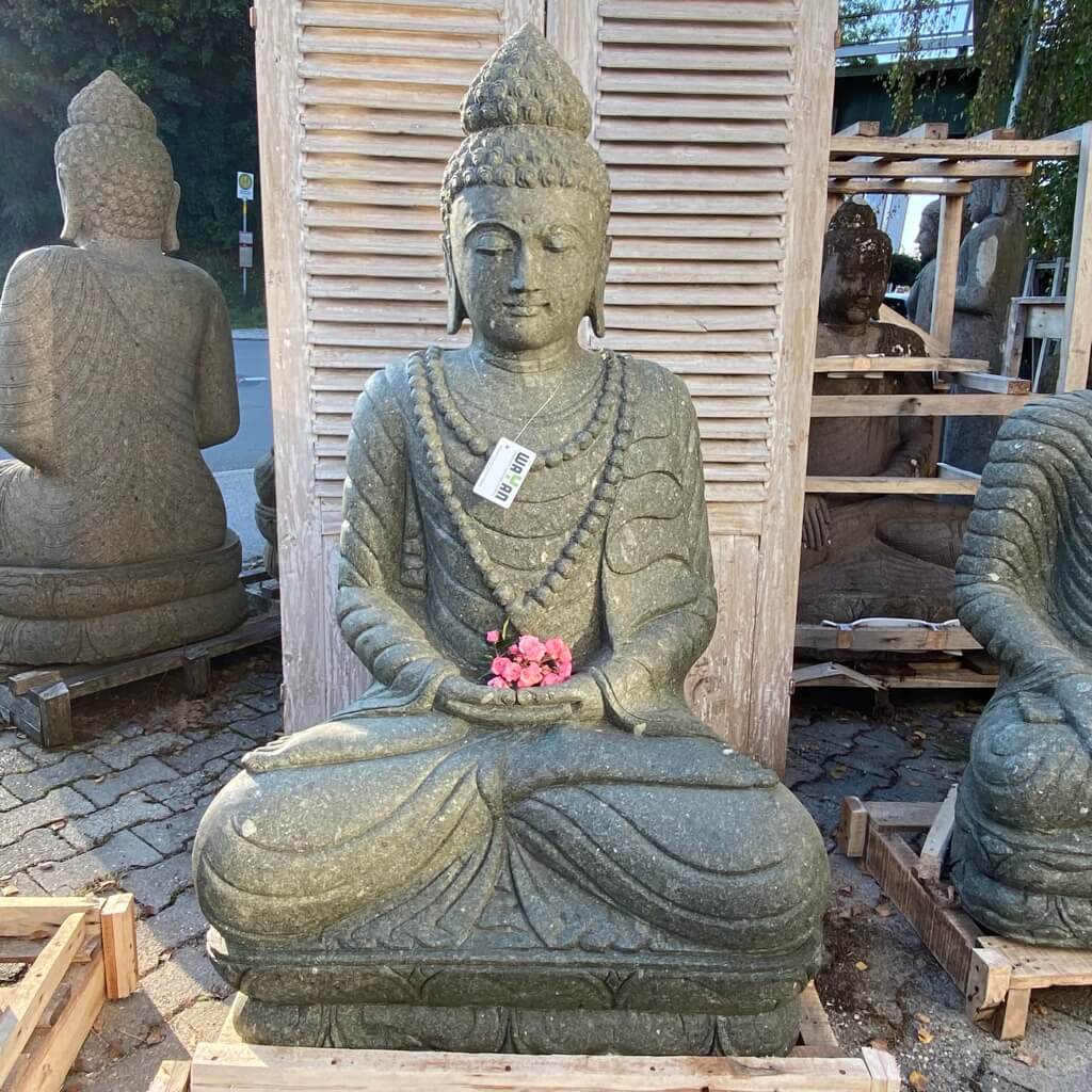 Original Bali Buddhaskulptur aus Stein 133 cm