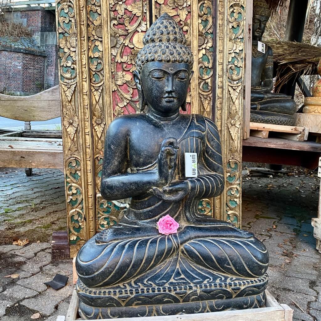 Buddha echter Flussstein antik 102 cm