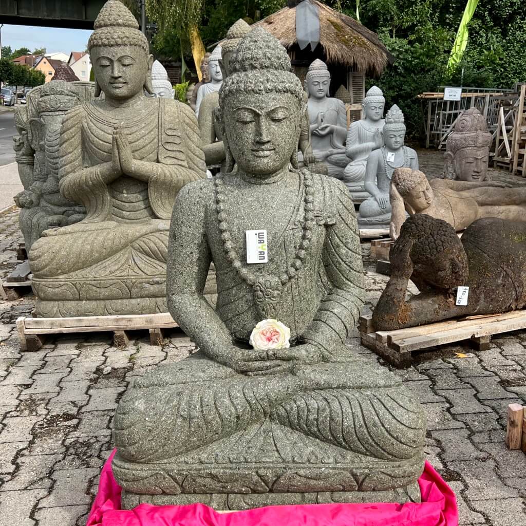 Buddhastatue mit Mala 124 cm