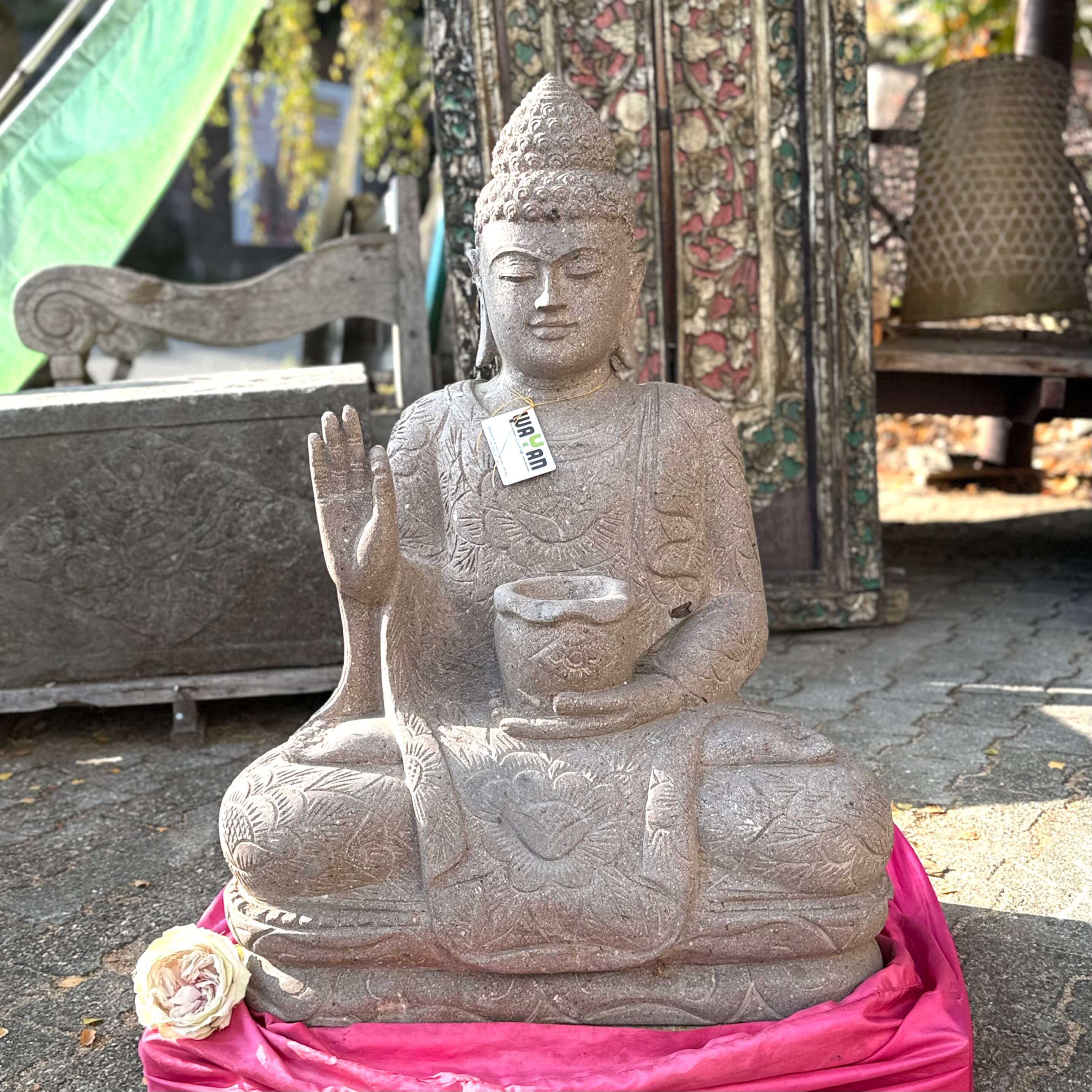 Medizin Buddha Skulptur in der Gewährungsgeste 86 cm