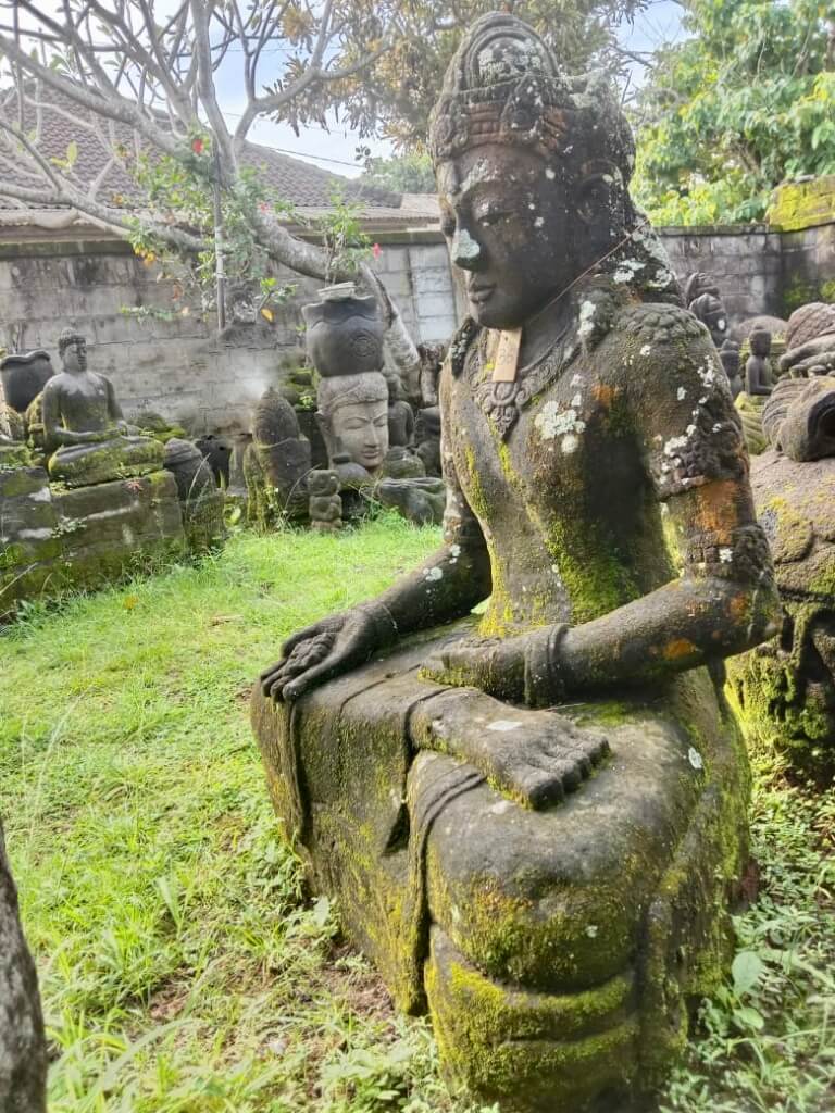 Göttin Dewi antik 115 cm