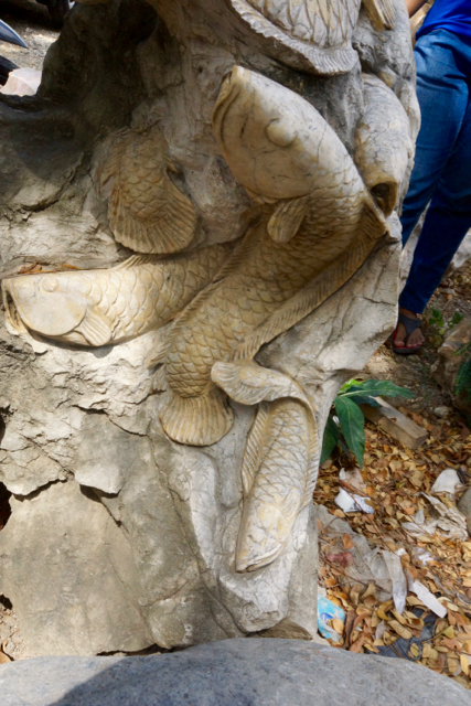Fische aus massivem Marmorstein geschlagen 120 cm