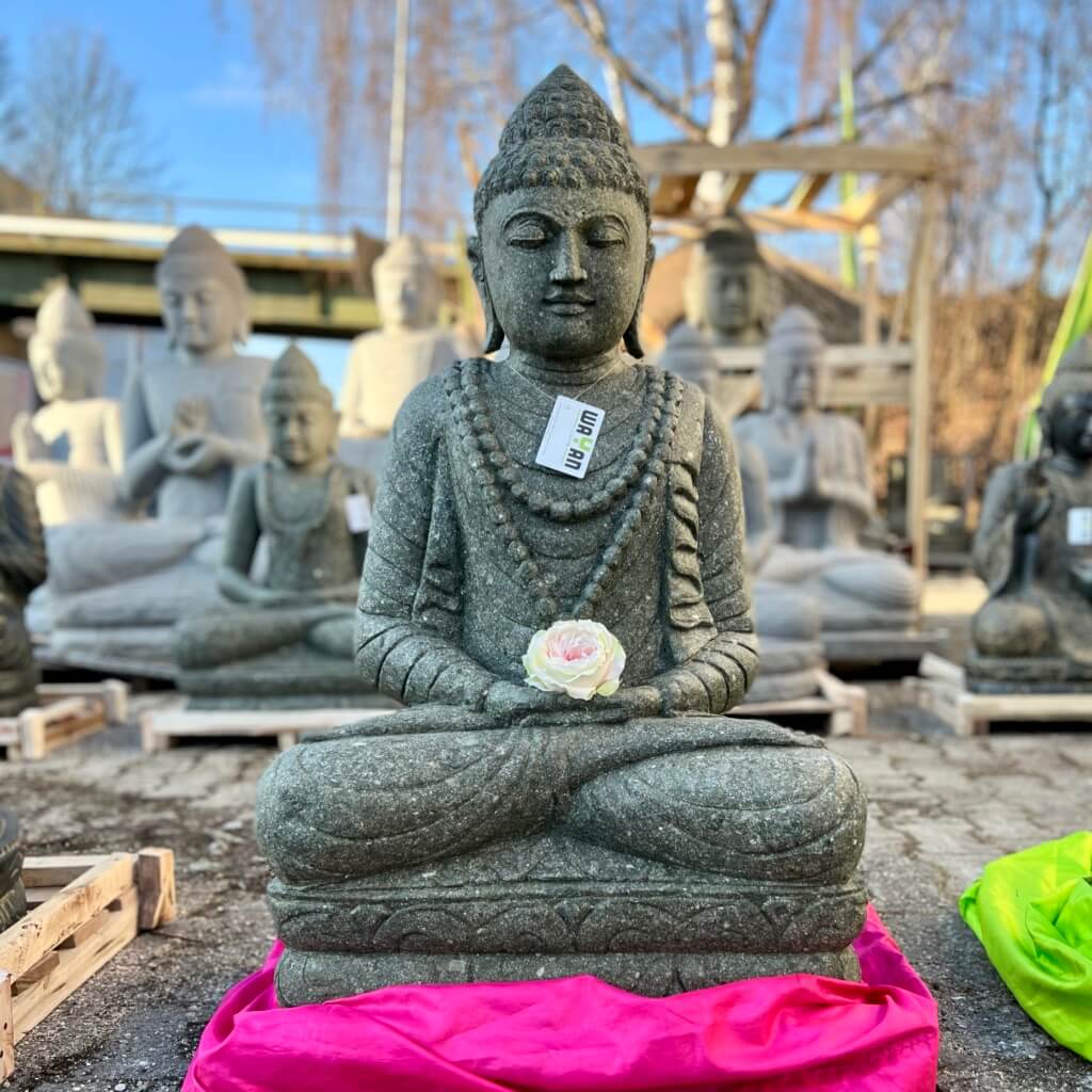Buddhastatue mit Mala 105 cm